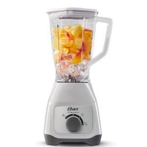 Licuadora Oster® con vaso de plástico y control de perilla BLSTKAP-WRD